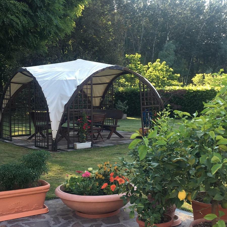 فيلا Casa Pietra Del Sole لوكا المظهر الخارجي الصورة