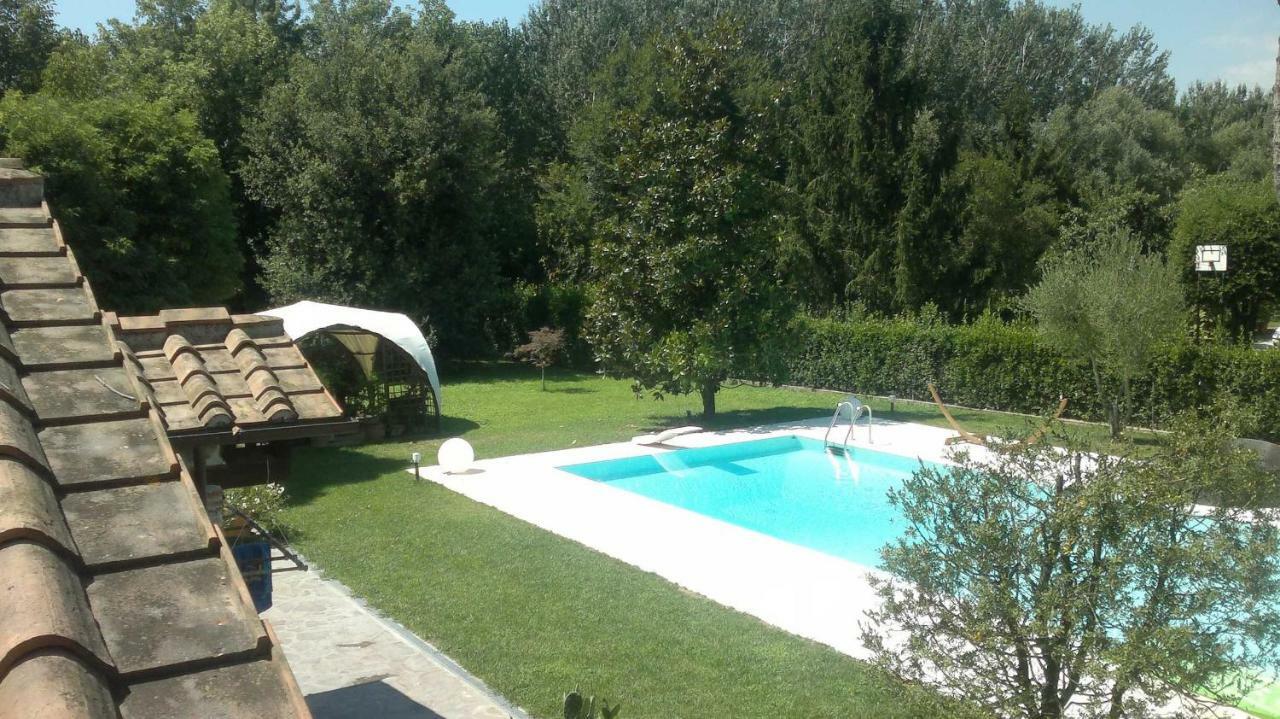 فيلا Casa Pietra Del Sole لوكا المظهر الخارجي الصورة