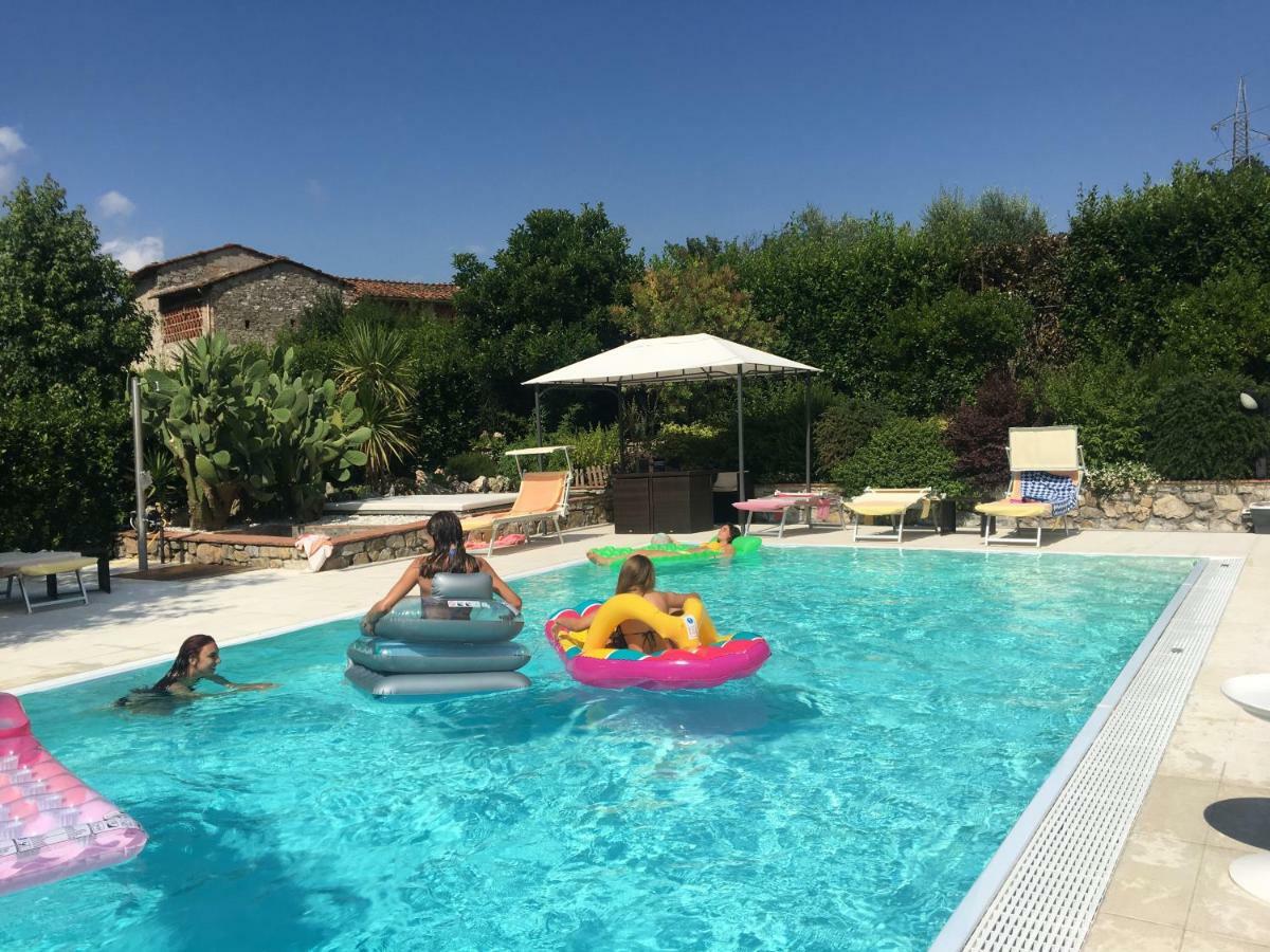 فيلا Casa Pietra Del Sole لوكا المظهر الخارجي الصورة